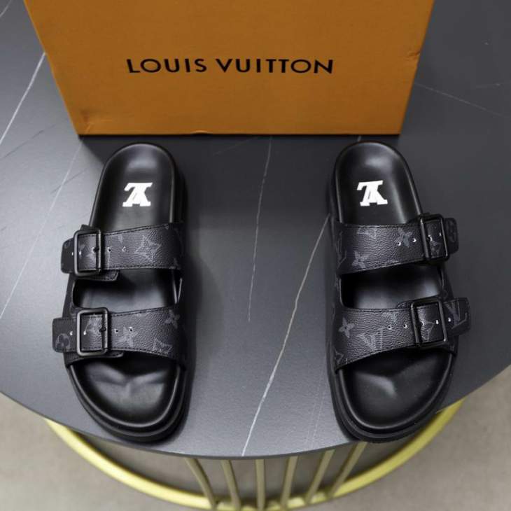 Picture of Louis Vuitton Slippers _SKULVsz38-45hnh03391012
